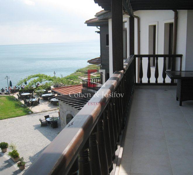 thracian-golf-house2